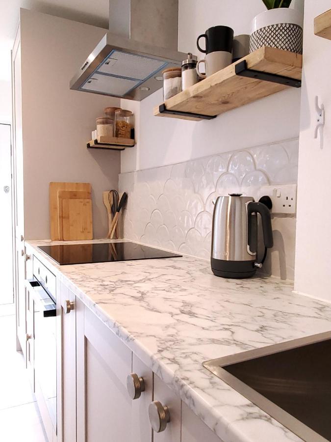 Вилла Self-Contained Annexe Excellent Location Saltdean Экстерьер фото
